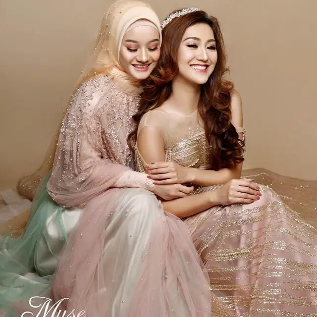 Temu Kangen, Ini 6 Potret Persahabatan Dinda Hauw dan Sheila Rizkyana
