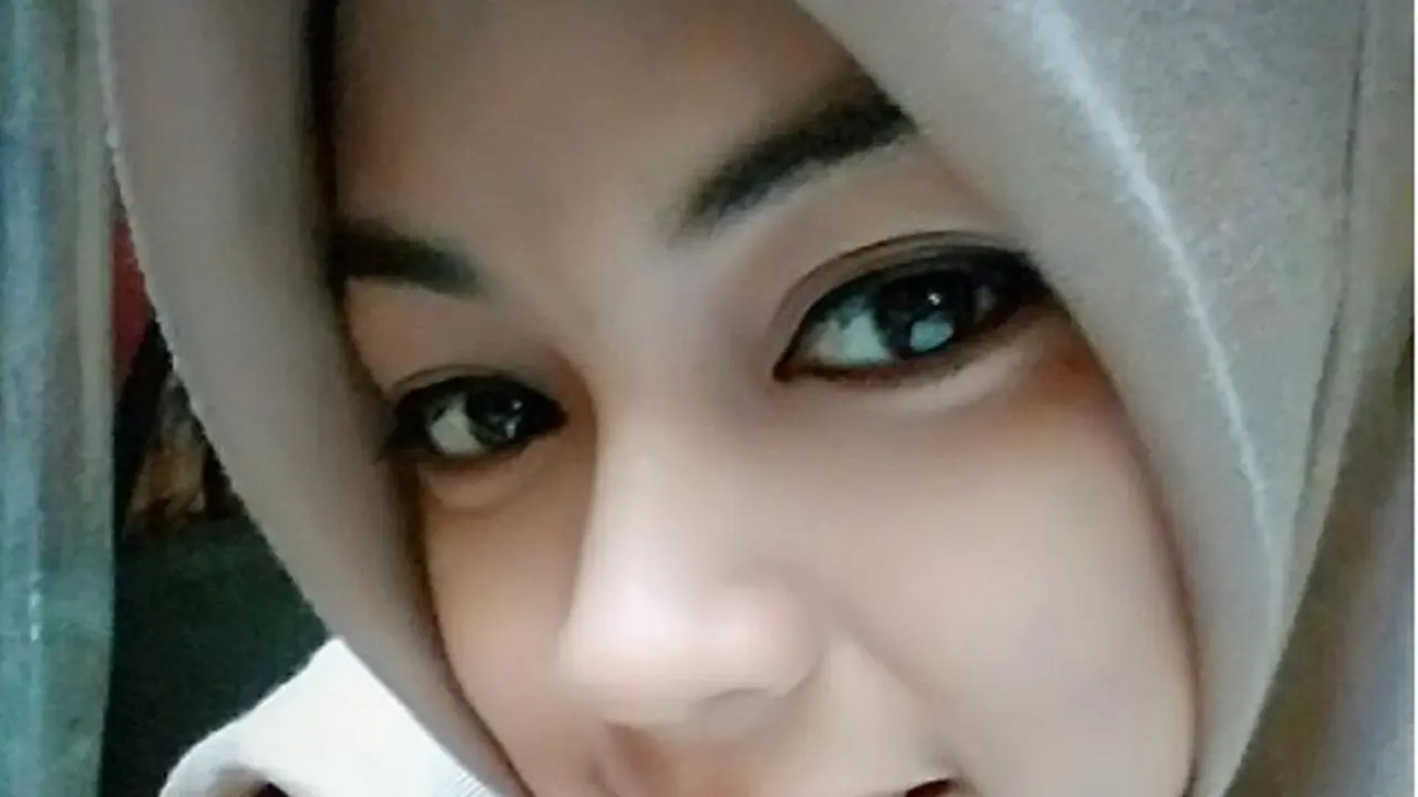 Intip 8 Foto Rizma, Guru SD Cantik Asal Tegal yang Jadi Idola