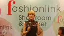 Menlu Australia, Julie Bishop memberi keterangan saat menghadiri Jakarta Fashion Week 2017 di Jakarta, Rabu (26/10). Dalam kunjungannya Julia Bishop melihat karya-karya desainer Indonesia. (Liputan6.com/Gempur M Surya)