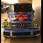 Justine Bieber modif Mercedes Benz G-Class dengan balutan bertema natal. (Instagram Justine Bierber)