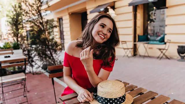 wanita september tidak goyah