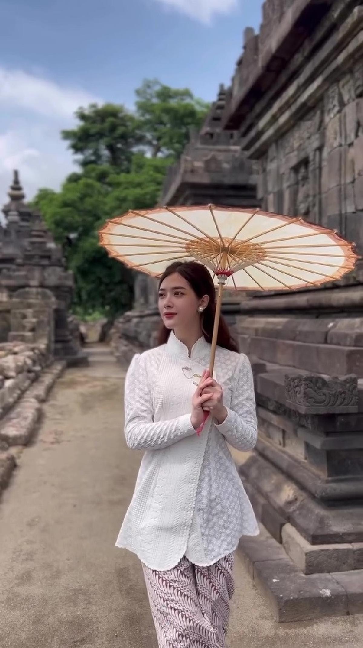 8 Inspirasi Model Kebaya Ala Dara Sarasvati, Cocok untuk Berbagai Momen Istimewa