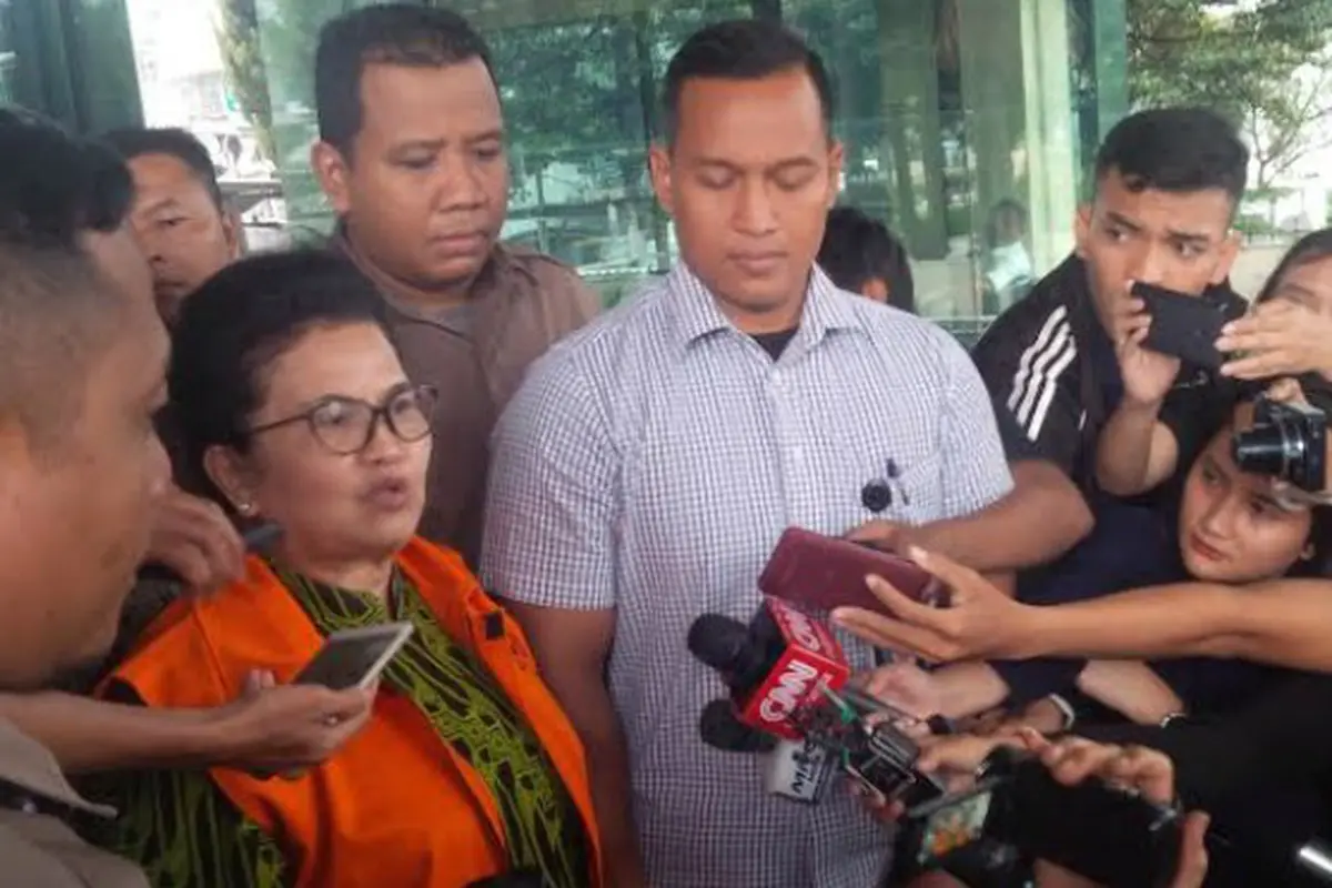 Mantan Menkes Siti Fadilah Supari Ditahan KPK