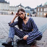 Jessica Iskandar kini tengah berbahagia karena usianya telah genap 30 tahun. Merayakan hari jadinya, ibu satu anak ini menggelar pesta mewah yang dihadiri oleh sejumlah selebriti, terutama teman-teman Girl Squad nya. (Instagram/inijedar)