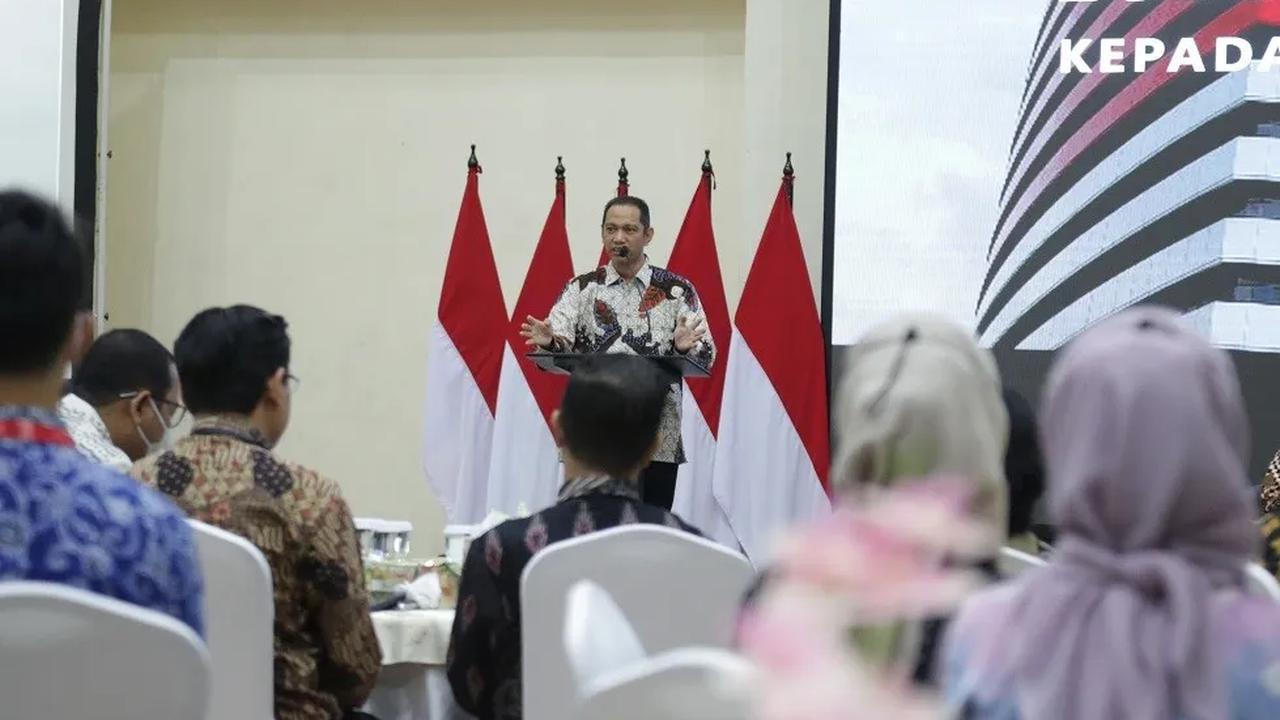 Dalam aturan tersebut, KPK baru bisa melaksanakan supervisi jika perkara tidak berjalan dalam waktu 2 tahun atau lebih.<br>