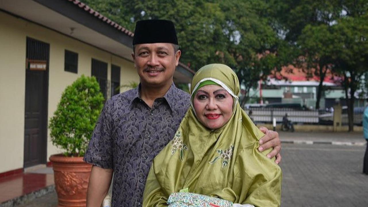 Sosok Cantik yang Setia Temani Eks Wakapolri, dari Gaji Rp38 Ribu Sampai Tak Bergaji