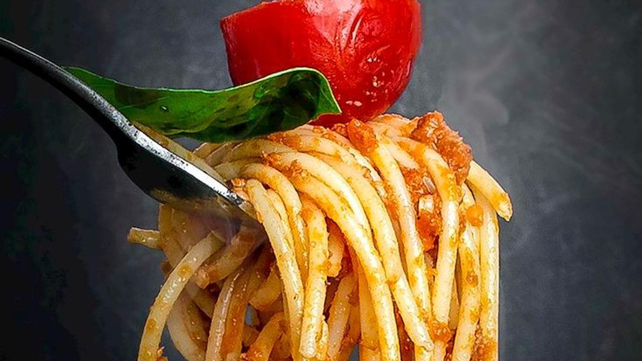 25. "Ask not what you can do for your country. Ask what’s for lunch." -Orson Welles<br>(Jangan tanya apa yang bisa kamu lakukan untuk negaramu. Tanyakan apa makan siangnya)<br>