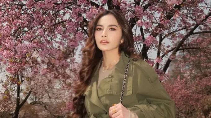 Gaya Liburan Mahalini ke Jepang