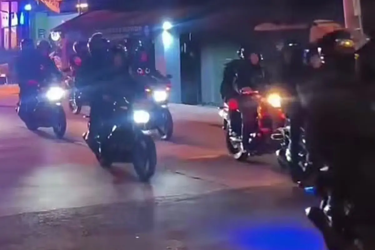 Patroli Polresta Bandung menjaga keamanan dan ketertiban masyarakat dengan menyisir sejumlah ruas jalan yang rawan tindak kejahatan. (Dok. Istimewa)