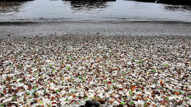 Glass Beach di California
