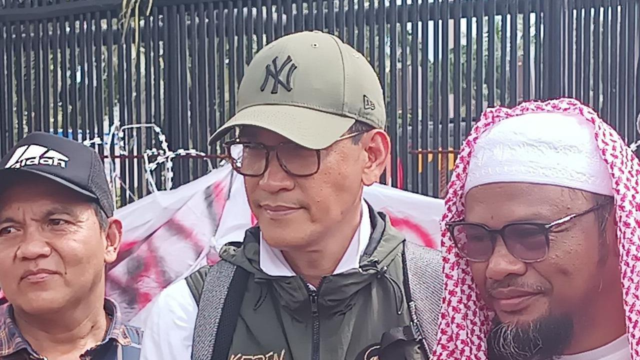 Demo Depan DPR, Refly Harun Tolak Paslon Menang karena Curang Hingga Makzulkan Jokowi