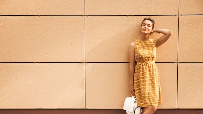 Warna Outfit untuk Tan Skin