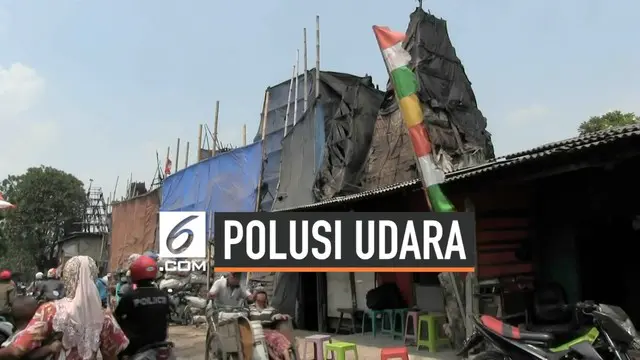 Pemerintah Jakarta Utara Akhirya membongkar lokasi usaha pembakaran arang mikik warga. embongkaran terkait protes warga dan instruksi gubernur Anies Baswedan terkait polusi udara.