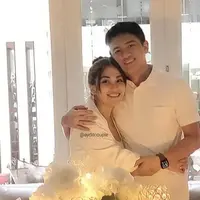 Ayu Ting Ting siapkan makan malam hingga dekorasi romantis untuk ultah kekasihnya. (Sumber: Instagram/@ayditcouple)