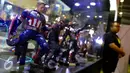 Miniatur super hero Captain America dipajang saat pameran Indonesia Comic Con di JCC, Jakarta, Sabtu (14/11). Pameran mainan dan comic ini berlangsung dari tanggal 14-15 November 2015. (Liputan6.com/Fery Pradolo)
