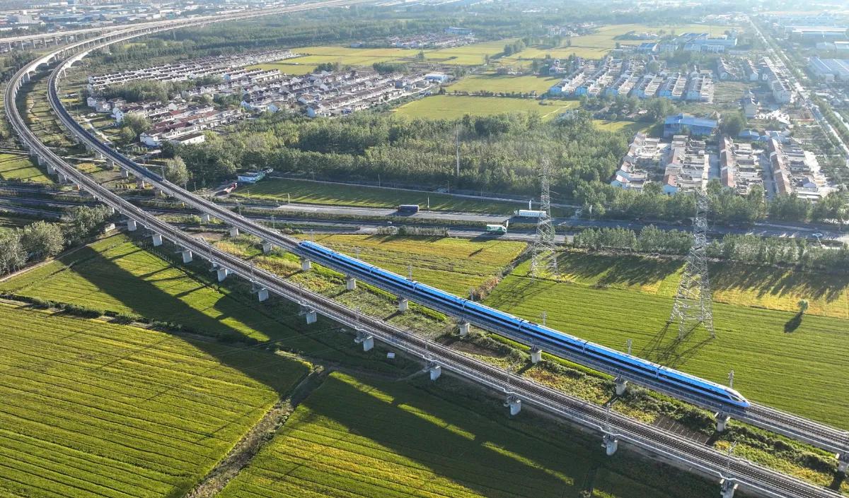 RI dan China sepakat menambah cost overrun (pembengkakan biaya) proyek KCJB sebesar USD1,2 miliar atau sekitar Rp18 triliun.