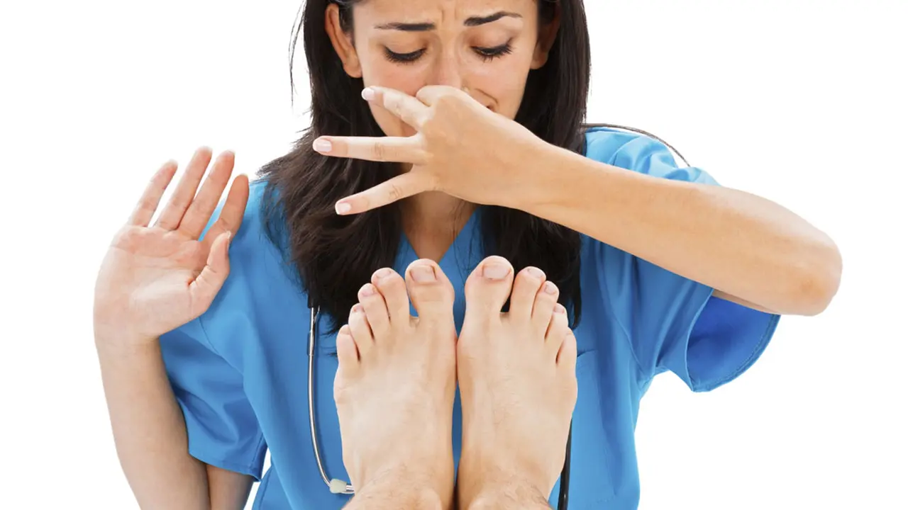 6 Cara Sederhana Mengusir Bau Kaki 