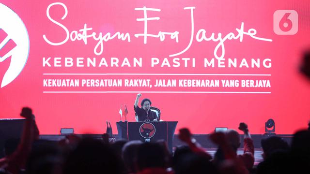 Nyalakan Obor Api Abadi, Megawati Soekarnoputri Buka Rakernas V PDIP