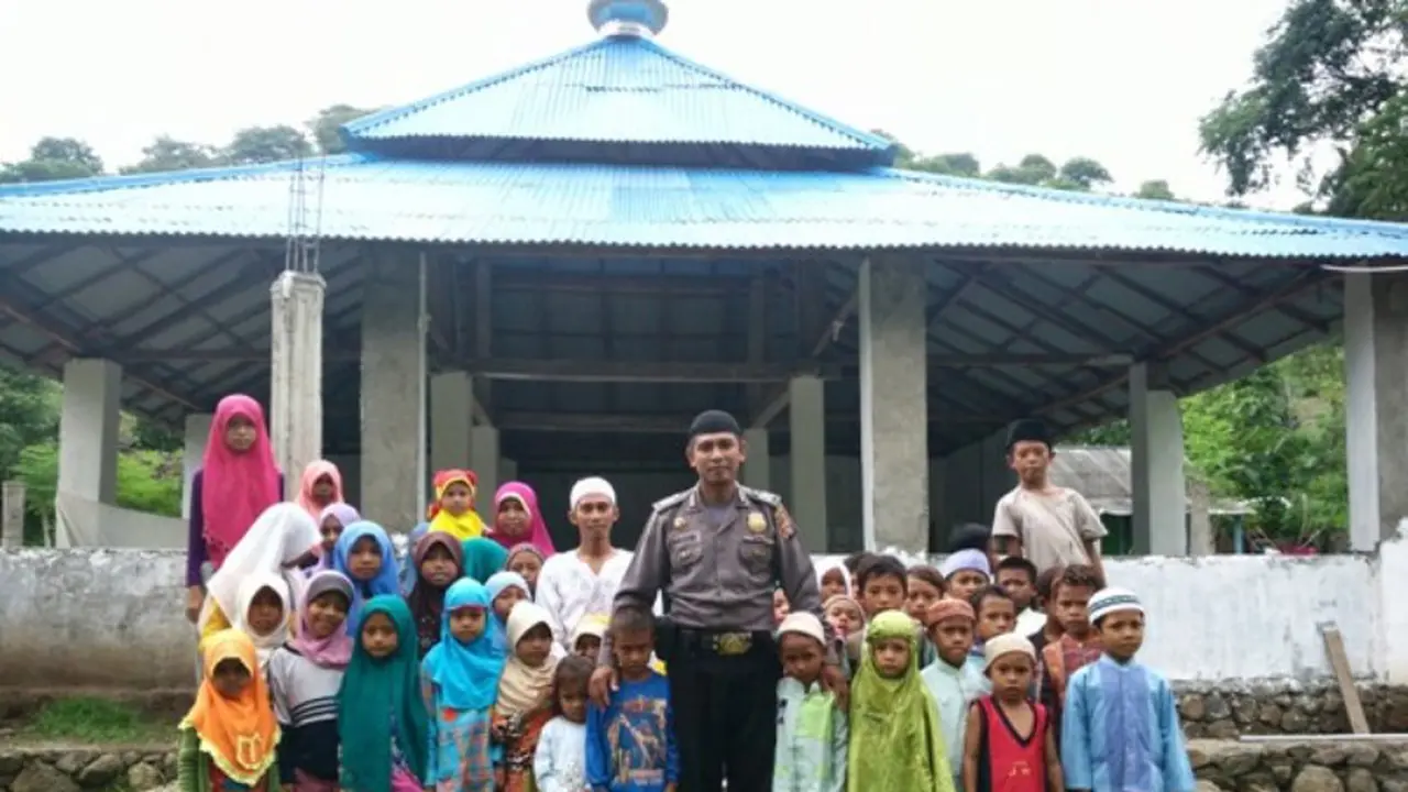 Gaji Ngepas, Polisi Ini Bisa Dirikan Pesantren Dari Uang Sendiri
