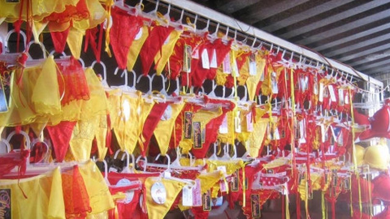 Berpakaian dalam warna-warni di Brasil