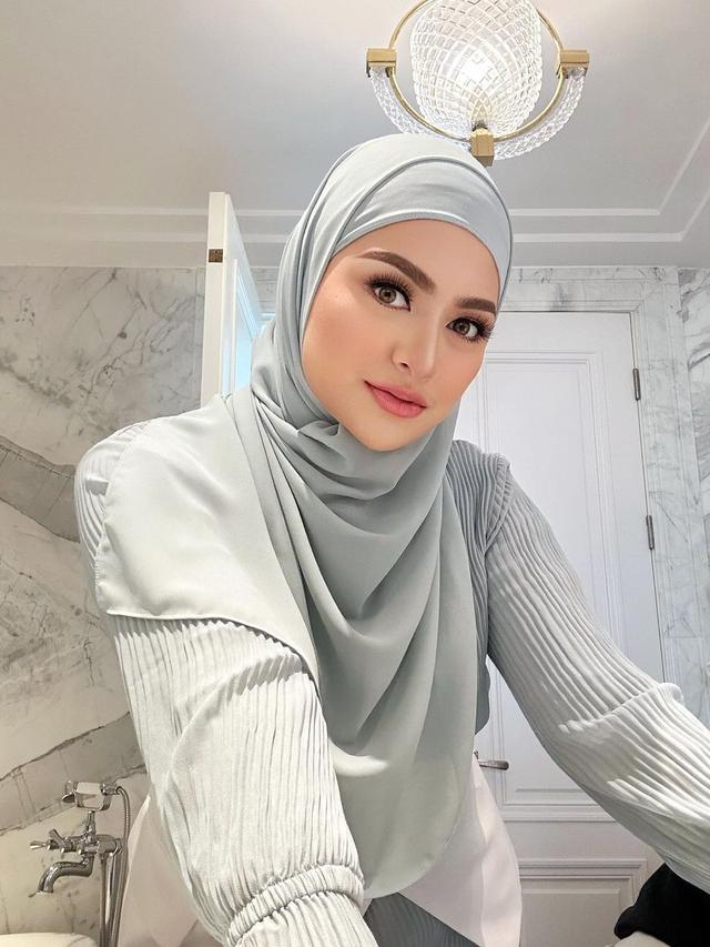 Nathalie Holscher. (Foto: Dok. Instagram @nathalieholscher)