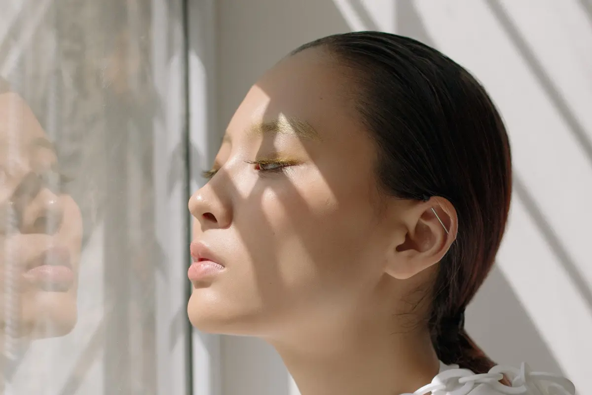 Produk Makeup Multifungsi yang Praktis untuk Merias dan Merawat Wajah