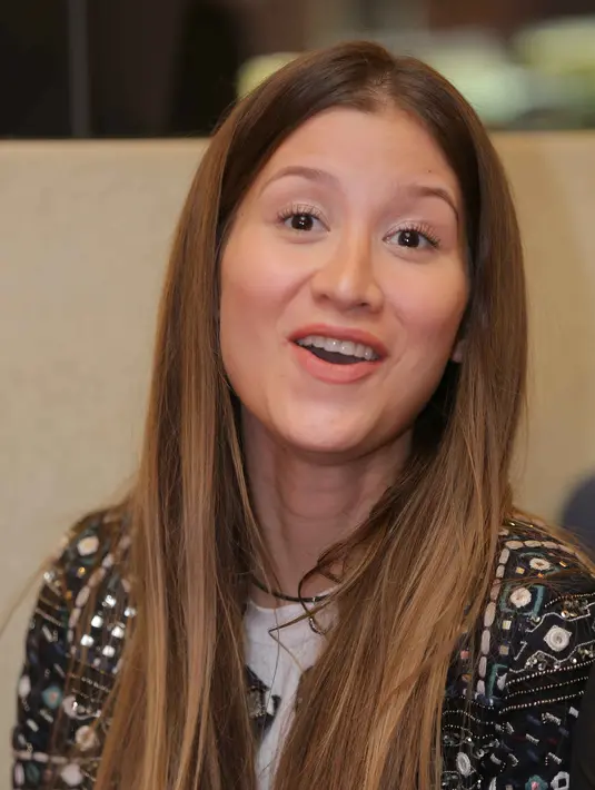 Salah satu kesamaannya adalah, bahwa kedua perempuan itu sama-sama menjadi satu-satunya anak perempuan dalam keluarganya masing-masing. (Andy Masela/Bintang.com)