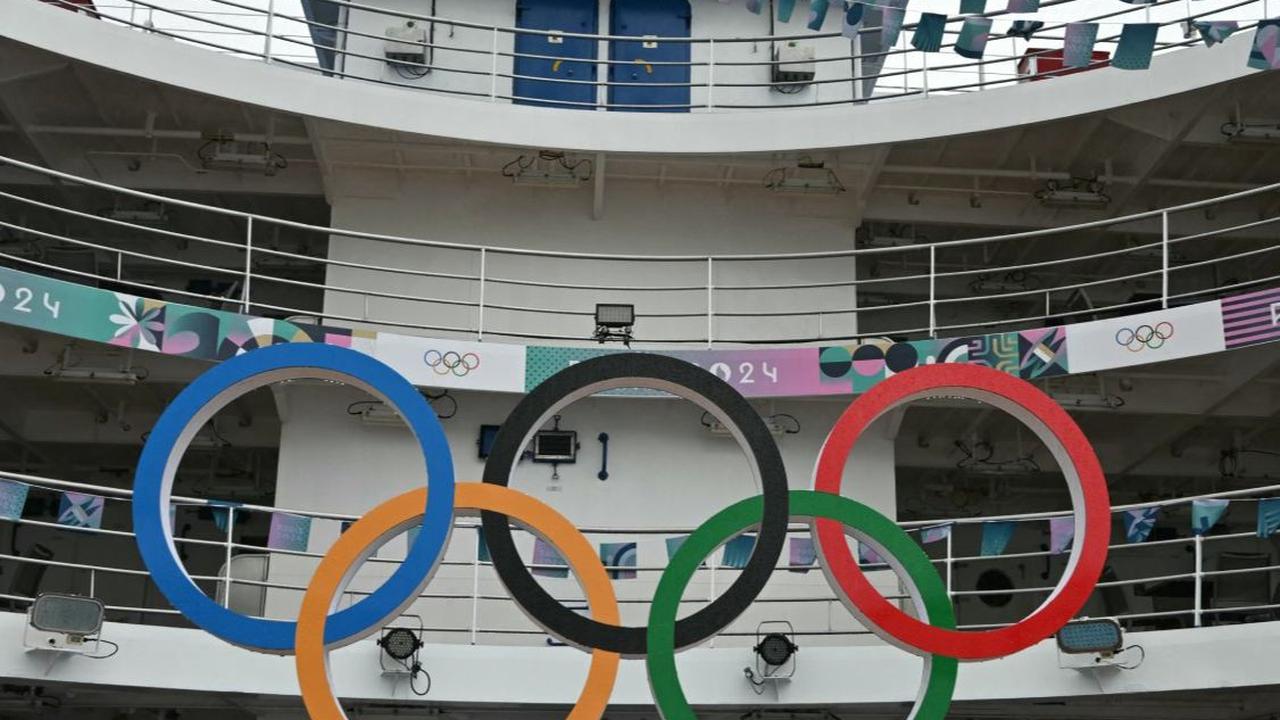 Ini sekaligus menjadikan kapal pesiar The Aranui 5 sebagai wisma atlet terapung untuk pertama kalinya dalam Olimpiade.