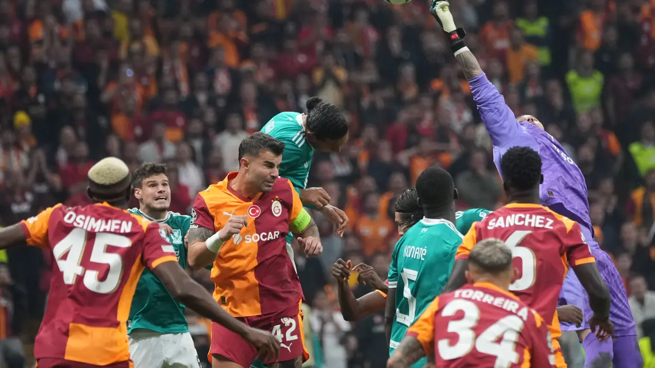 Duel Galatasaray vs Liverpool di Ali Sami Yen Stadium di matchday 2 league phase Liga Champions 2025/2026, Rabu (01/10/2025) dini hari WIB. (AP Photo/Francisco Seco)