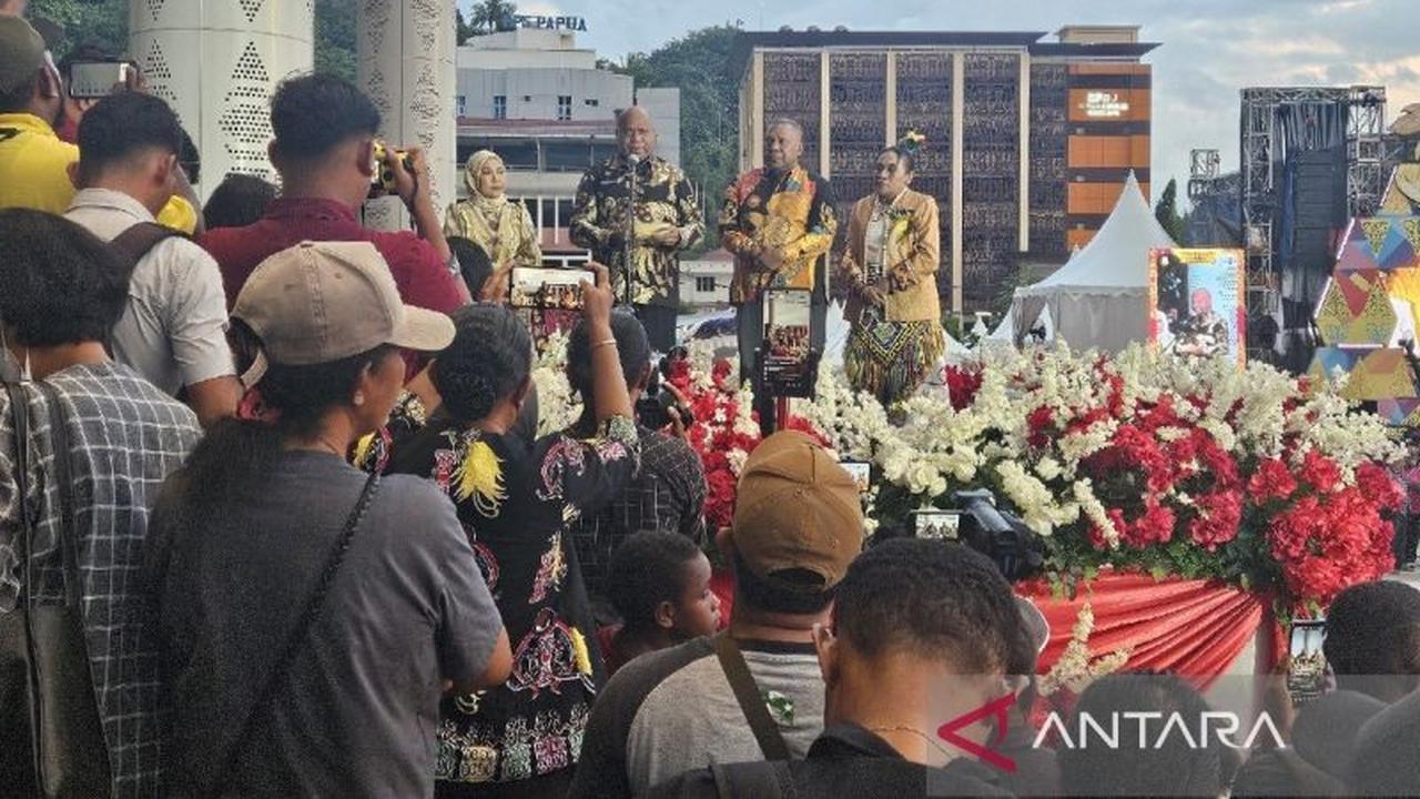 Fakta Menarik: Gubernur Papua Mathius Fakhiri Komitmen Wujudkan Janji Pilkada Lewat Program Nyata untuk Rakyat