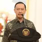 Mendag, Thomas Trikasih Lembong saat mengumumkan paket kebijakan ekonomi tahap pertama di Istana Merdeka, Jakarta, Rabu (9/9/2015). (Liputan6.com/Faizal Fanani)