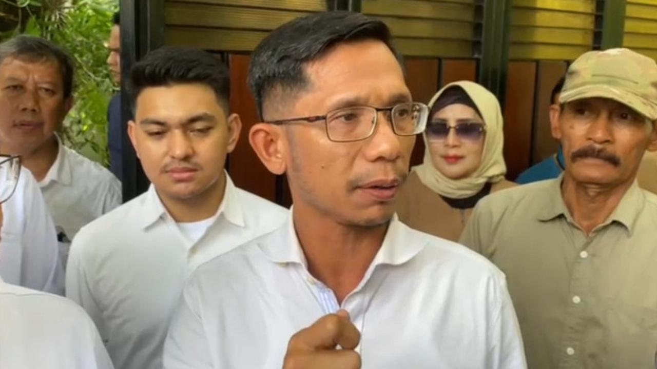 Jokowi Pamer Ijazah Asli ke Pengurus Projo