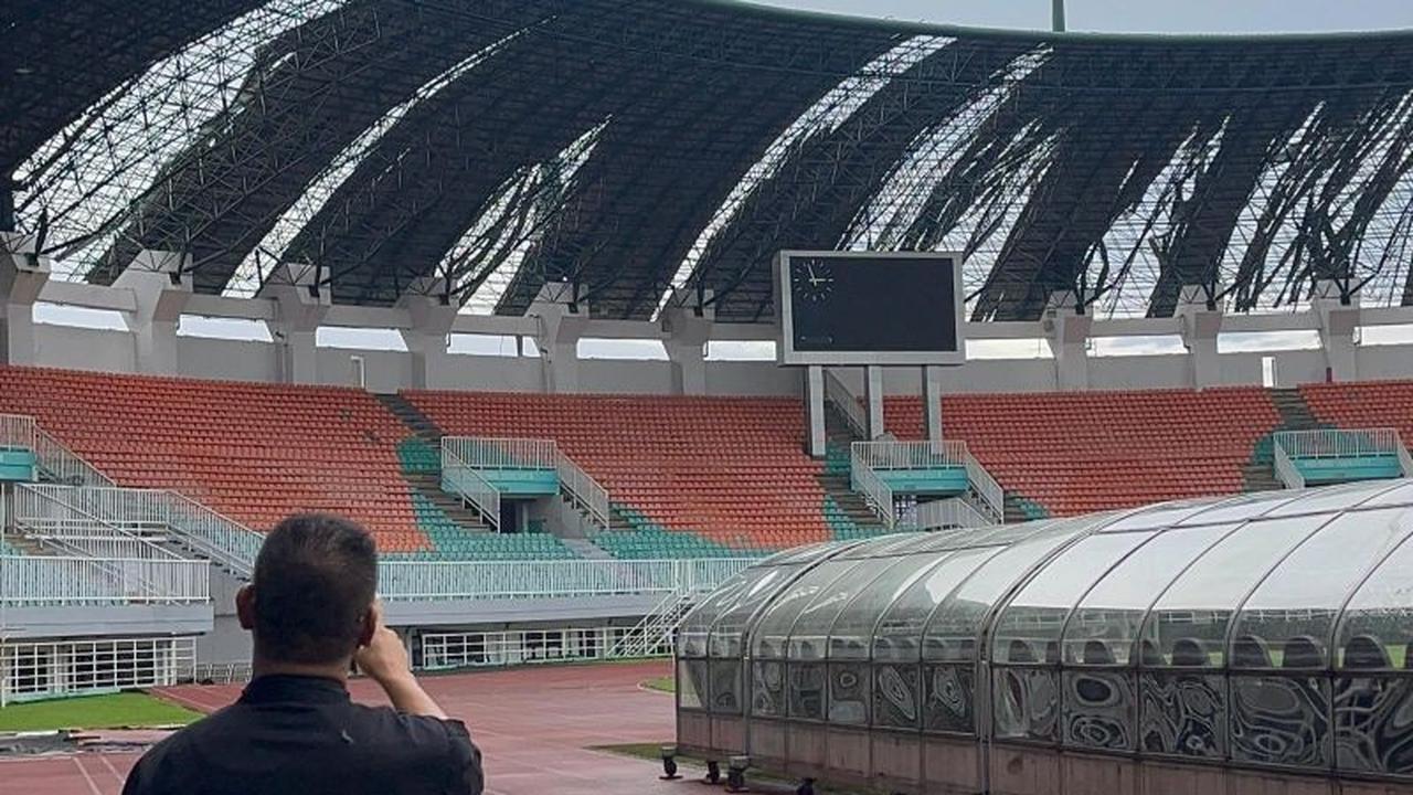 Meski Diterjang Puting Beliung, Pegadaian Championship di Stadion Pakansari Tetap Berlanjut