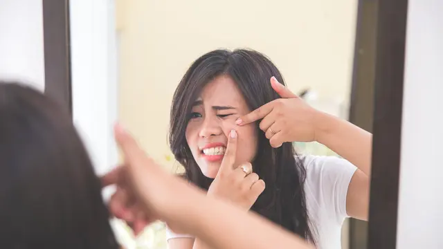 Jangan Lakukan 4 Hal Ini Jika Muka sedang Berjerawat, Akibatnya Bisa Fatal Lho