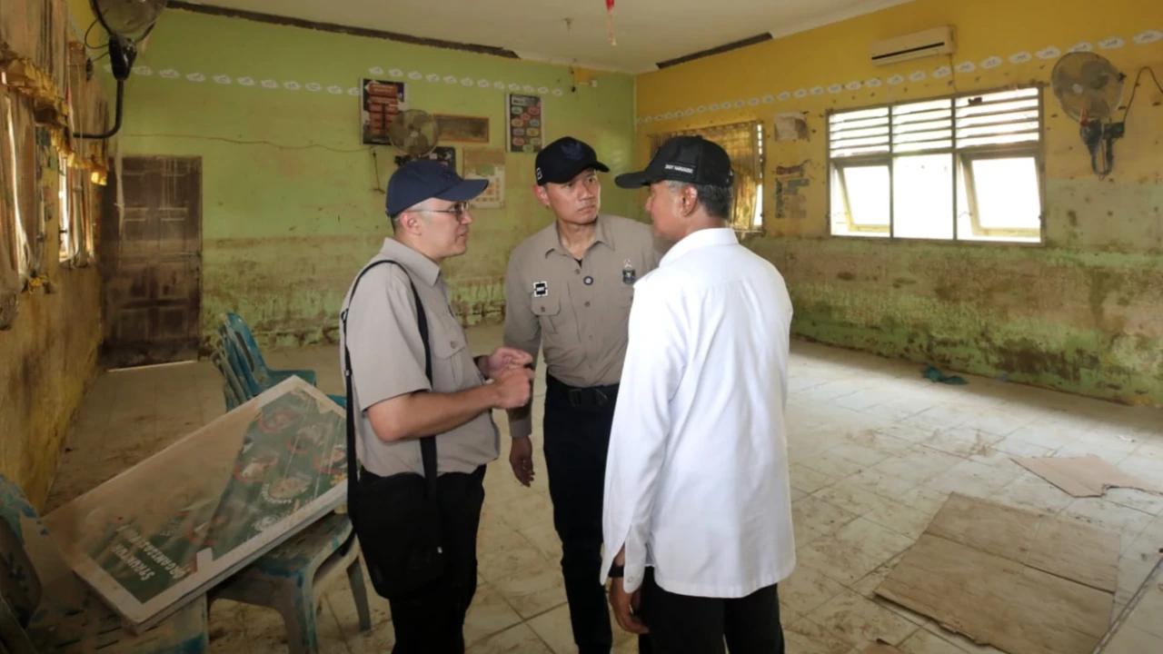 Tinjau SMP Negeri 1 Karang Baru, Menko AHY dan Menteri Dody Komitmen Pulihkan Infrastruktur Pendidikan Aceh