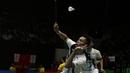 Ganda Putra Indonesia, Fajar Alfian/Muhammad Rian, saat menghadapi ganda China, Xuan Yi Ou/Zhang Nan, pada laga Indonesia Masters 2020 di Istora, Jakarta, Kamis (16/1). Fajar/Rian unggul 21-10, 12-21 dan 21-19. (Bola.com/Yoppy Renato)