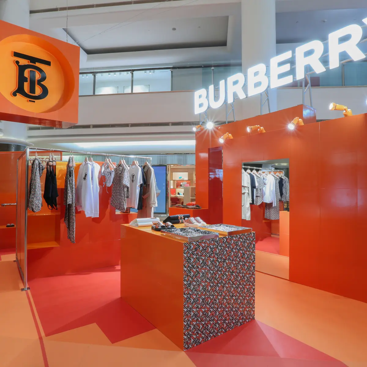 Tienda sales burberry antara