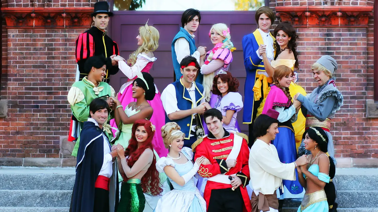 Pasangan LGBT Ini Rayakan Pernikahan dengan Tema Putri Disney