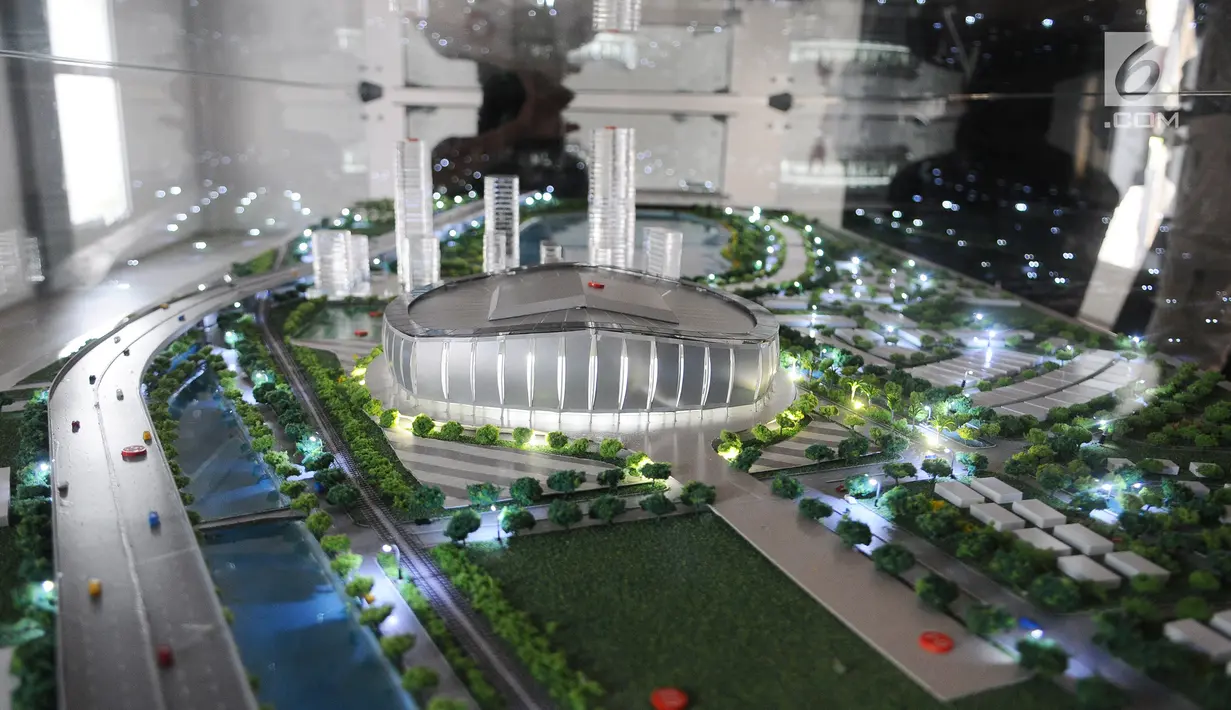Maket Jakarta International Stadium terlihat di kawasan Taman BMW, Sunter, Jakarta Utara, Kamis (14/3). Jakarta International Stadium ditargetkan akan selesai pada tahun 2021 mendatang dengan kapasitas sekitar 82.000 orang. (Liputan6.com/Herman Zakharia)