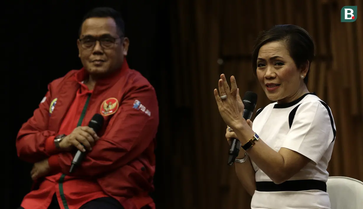 Direktur Program SCM, Harsiwi Achmad, saat konfrensi pers pemegang hak siar Liga 1 2020 di SCTV Tower, Senayan, Jakarta, Rabu (12/2). Emtek kembali pegang hak siar Liga 1 2020.(Bola.com/Yoppy Renato)