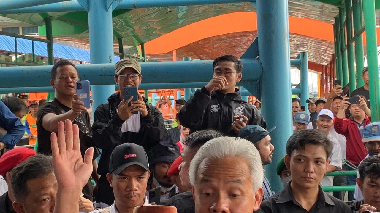Ngobrol Bareng Nelayan Perahu Ketek Palembang, Ganjar Tawarkan KTP Sakti dan Bentuk Koperasi untuk Modal