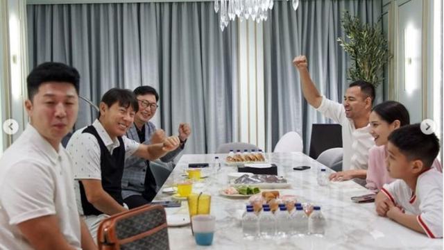 Shin Tae Yong Mampir ke Rumah Raffi Ahmad dan Nagita Slavina, Kasih Hadiah Spesial Buat Rafathar.