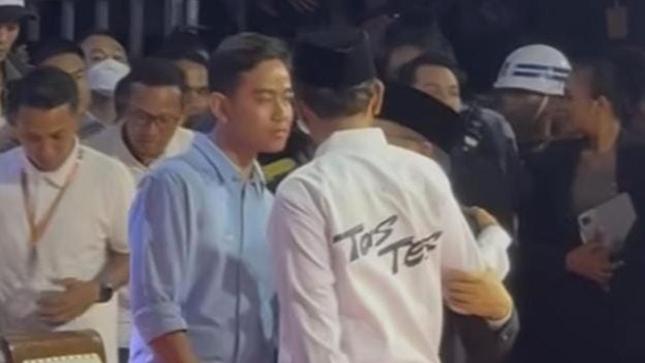 Komisi Pemilihan Umum (KPU) kembali menggelar debat kandidat calon presiden dan wakil presiden (capres-cawapres) peserta Pemilihan Presiden (Pilpres) 2024.&nbsp;<br>