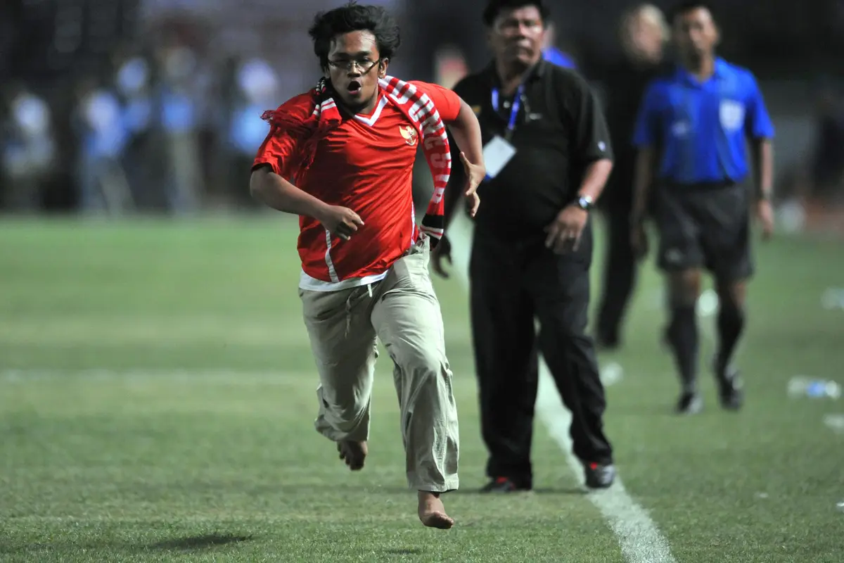 Situs Dewasa, Fanatisme Hingga Protes Kecewa, Ragam Motif Penyusup Lapangan Hijau