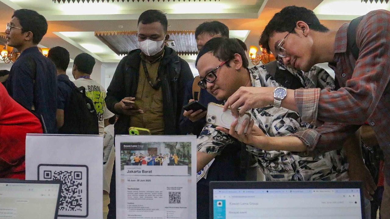 FOTO: Ribuan Pencari Kerja Padati Jakarta Job Fair 2025, Lowongan Dibuka di 40 Perusahaan