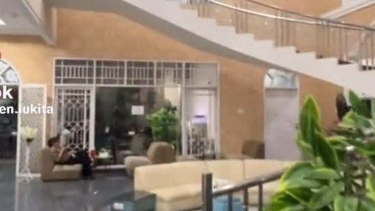 Viral Video Jualan Jus di Rumah Mewah, Bikin Warganet Heran