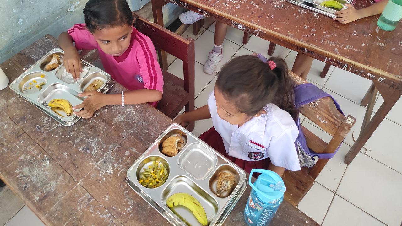 Senangnya Siswa di Bekasi dapat Makan Bergizi Gratis: Uang Jajan Bisa Ditabung