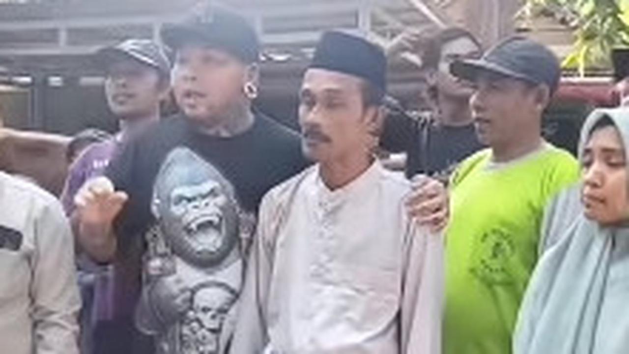 Sangar, Badan Penuh Tato Pria Ini Peduli Pendidikan Biaya Siswa dan Gaji Guru Ditanggung 'Anak-anak Enggak Boleh Bayar Iuran