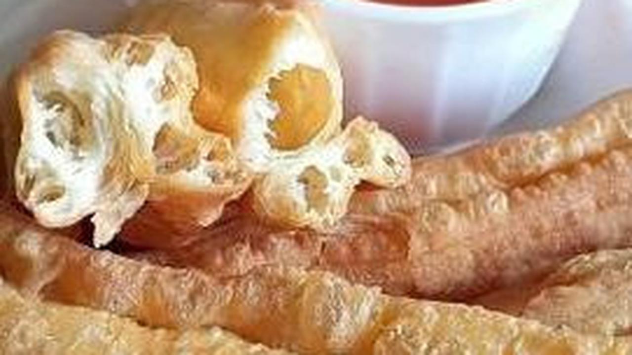 <b>Mengenal Kuliner Cakwe</b>