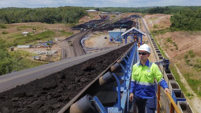 Fasilitas Conveyor pada Train Loading System (TLS) milik PT RMK Energy Tbk di Muara Enim, Sumatera Selatan. (DOk RMKE)
